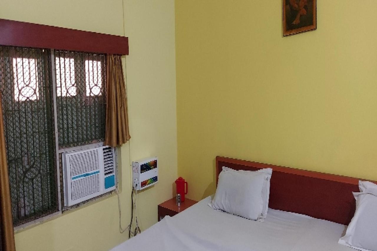 SPOT ON 73926 Hotel Anjanaa Puri Buitenkant foto
